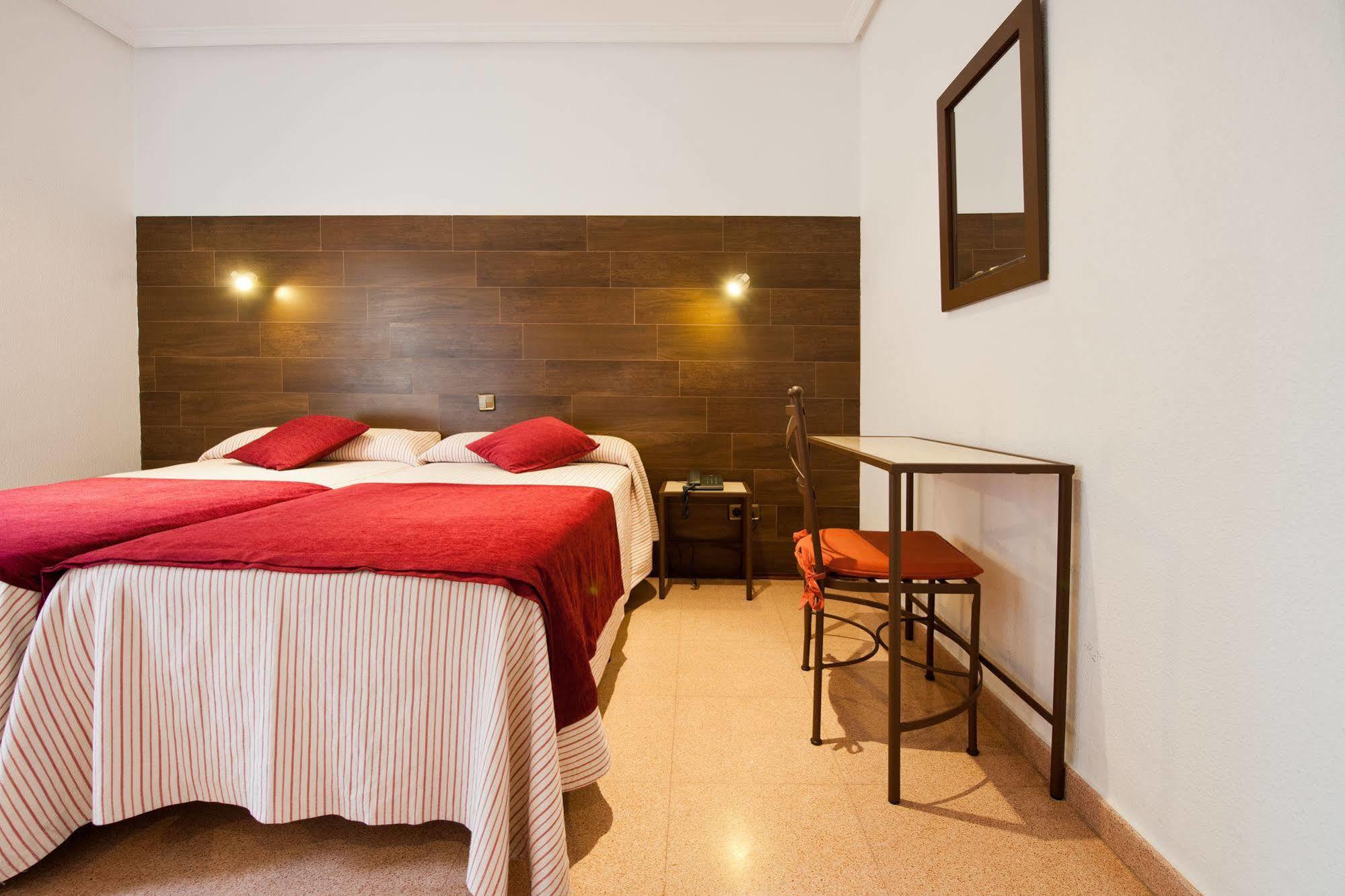 Hostal Sol Toledo Exterior photo